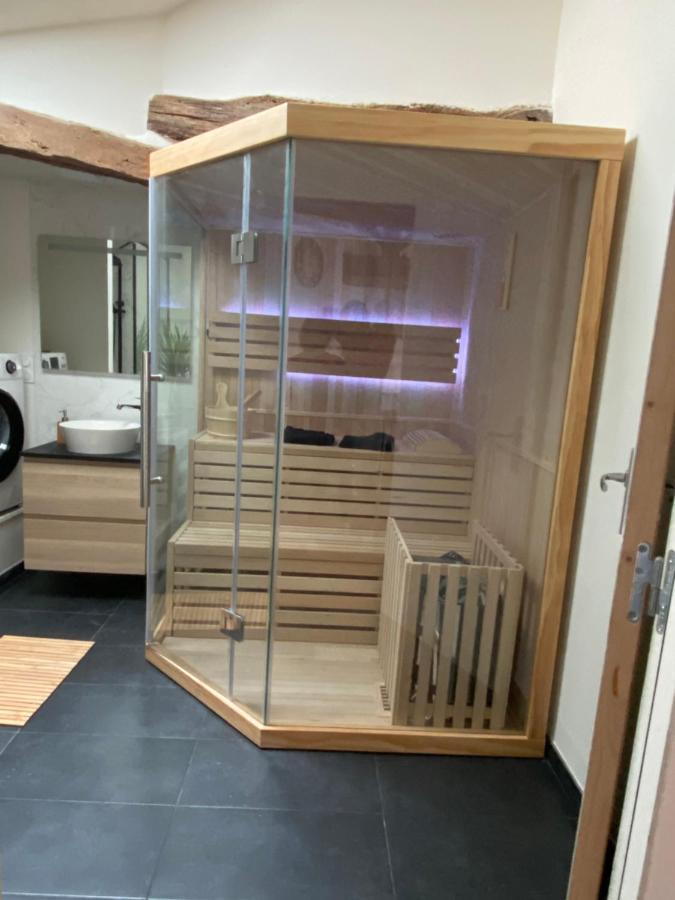 Charmant Appartement Avec Spa フォントネー・ル・コント エクステリア 写真